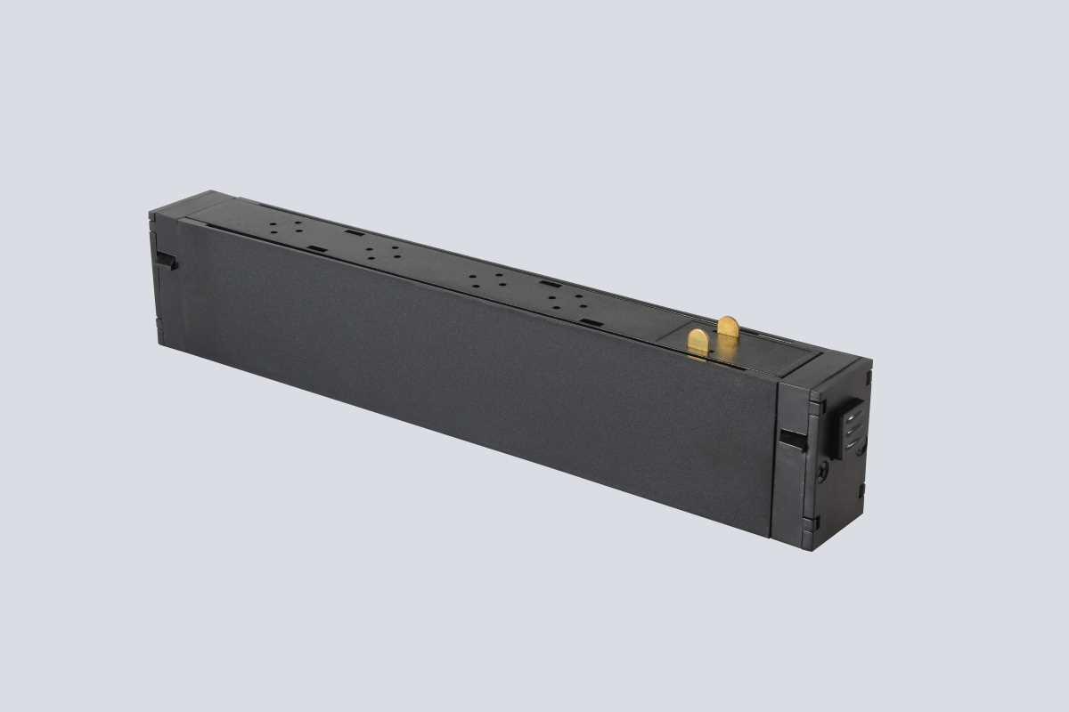 Трековые систем Адаптер для шинопровода Crystal Lux CLT 0.205 08 BL черный металл