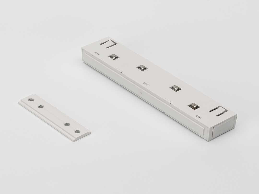 Трековые систем Коннектор LUMKER SY-LINK-CN-DT-WH 013588 белый металл