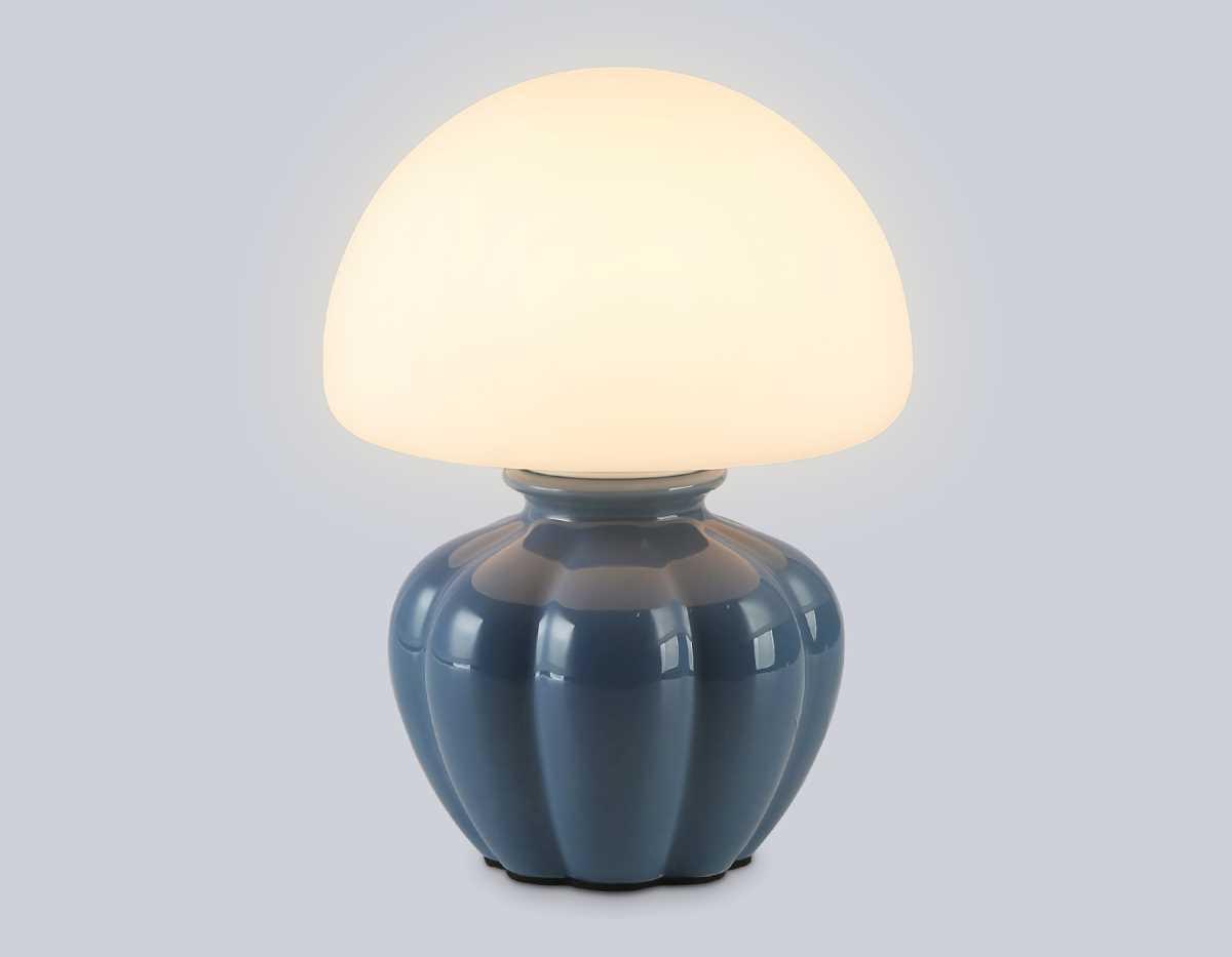 Настольная лампа Настольная лампа Ambrella Light HIGH LIGHT белый стекло