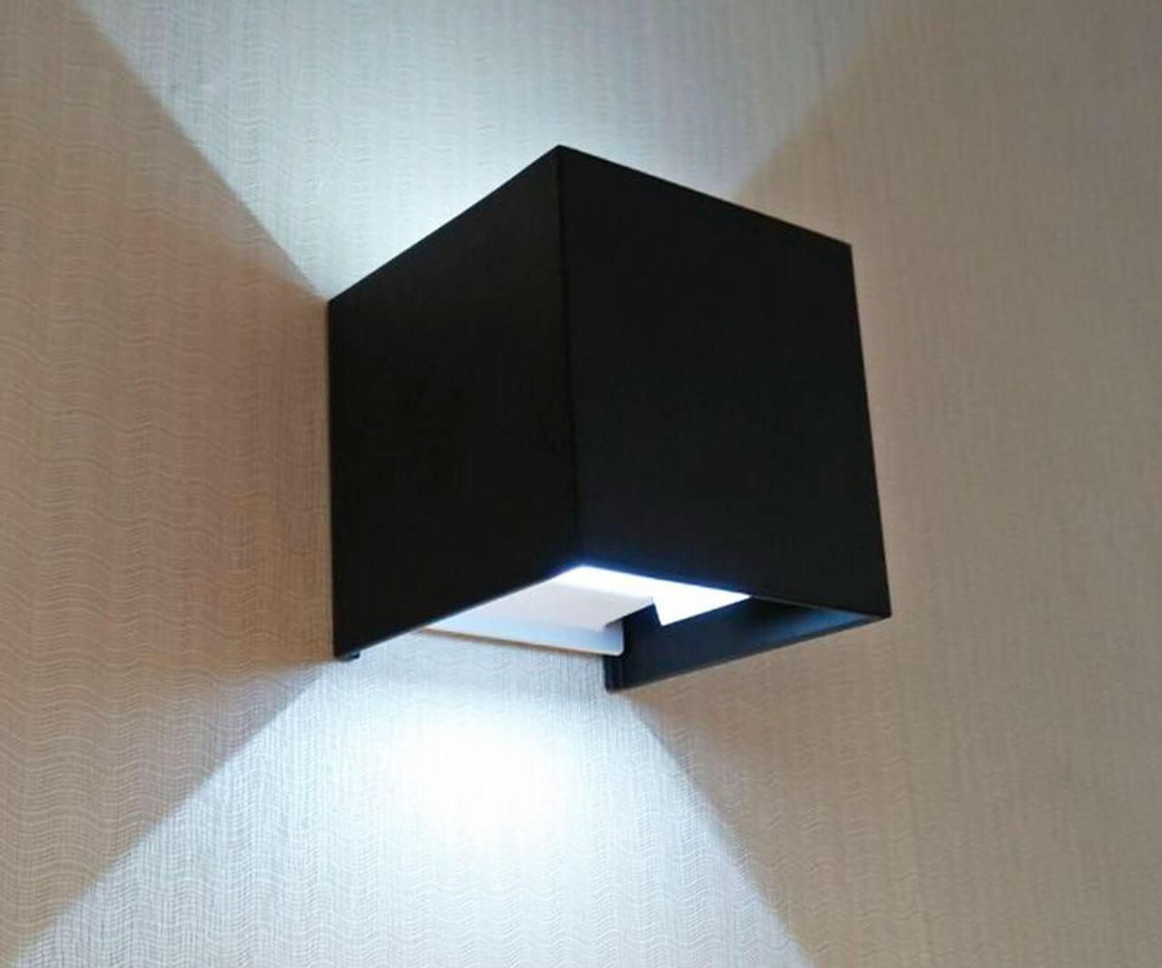 Уличное освещение Уличный настенный светодиодный светильник Kink Light Куб 08585,19(4000K) черный металл