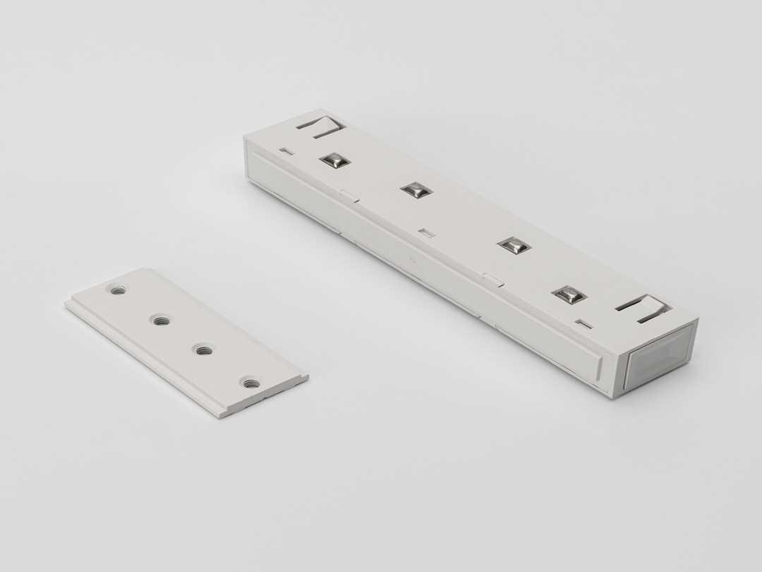 Трековые систем Коннектор LUMKER SY-LINK-CN-DS-WH 013590 белый металл
