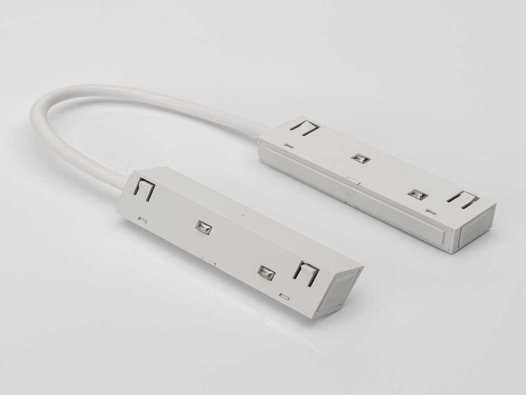 Трековые систем Гибкий коннектор для шинопровода LUMKER SY-LINK-CN-FL-WH 013592 белый металл