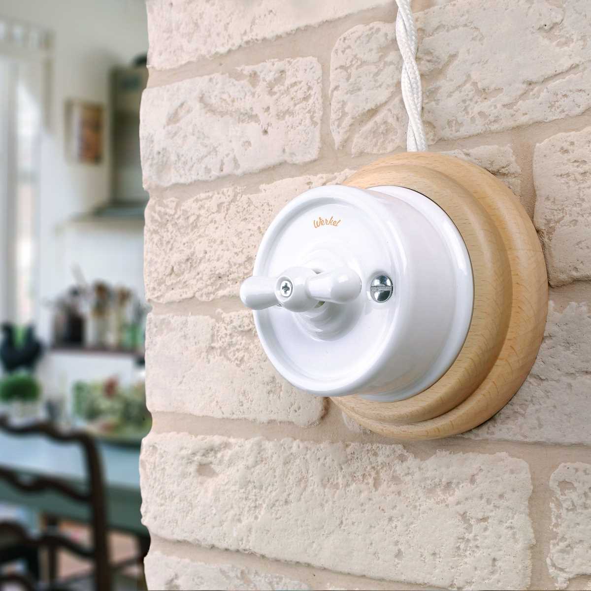 Электротовар Рамка Werkel Legend на 1 пост светлый бук W0015224 4690389166518, Коричневый коричневый дерево — фото 3